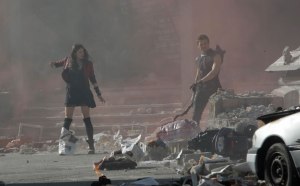 Elizabeth Olsen (Wanda Maximoff/Feiticeira Escarlate) e Jeremy Renner (Gavião Arqueiro)